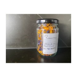 Pétales de bleuet, souci et mauve